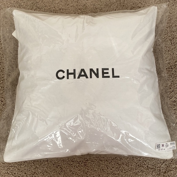 Chanel cashmere/ wool CC DOUBLE FACE INTERIOR PILLOW - Picture 9 of 9
